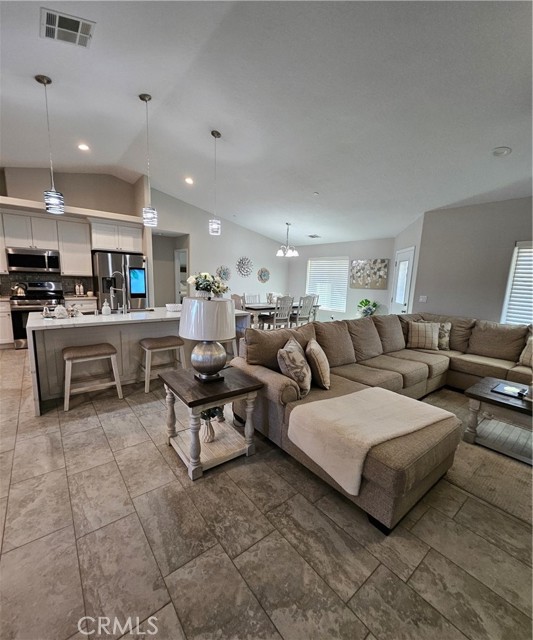 18010 Seaforth Street, Hesperia CA: https://media.crmls.org/medias/d3df038d-1b47-42cc-996b-cbcba21ccd20.jpg