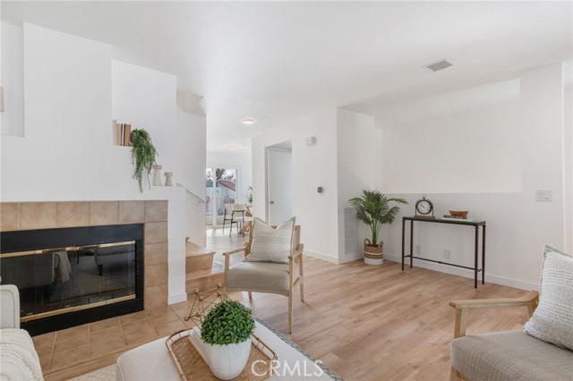 Detail Gallery Image 4 of 45 For 12411 Osborne St #128,  Pacoima,  CA 91331 - 3 Beds | 2/1 Baths