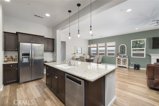 3771 Wrenwood Avenue, Clovis CA: https://media.crmls.org/medias/d3df33af-5abe-4b6a-b699-507a30891c52.jpg