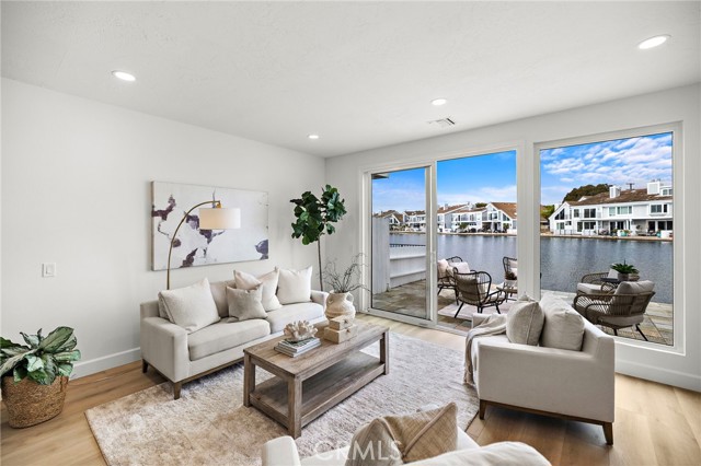 Detail Gallery Image 11 of 40 For 16103 Saint Croix, Huntington Beach,  CA 92649 - 3 Beds | 2/1 Baths