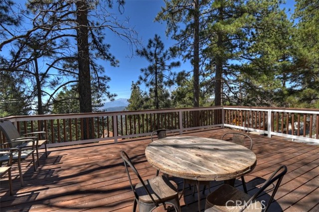 Detail Gallery Image 8 of 45 For 30573 Live Oak, Running Springs,  CA 92382 - 3 Beds | 2/1 Baths