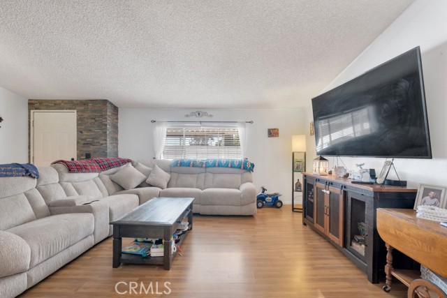 24425 Woolsey Canyon Road, West Hills CA: https://media.crmls.org/medias/d3dfd77b-7311-4b87-82af-37f302155e62.jpg