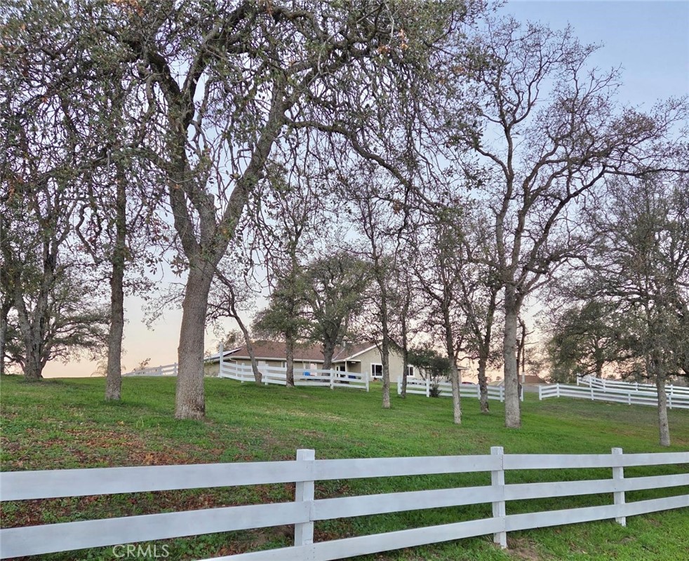 https://media.crmls.org/medias/d3e02487-50e7-4fd2-b3af-24a987ef146a.jpg?preset=X-Large