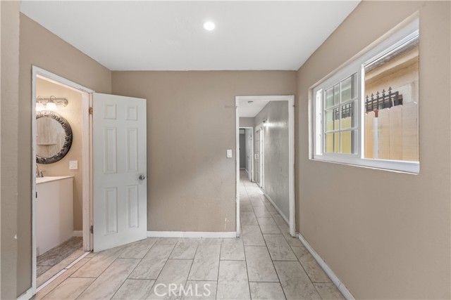 Detail Gallery Image 10 of 44 For 13032 S Main St, Los Angeles,  CA 90061 - 4 Beds | 2 Baths