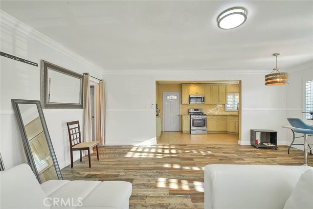 6442 Raymond Avenue, Long Beach CA: https://media.crmls.org/medias/d3e0a2b4-4f29-414d-8639-3fe031227887.jpg