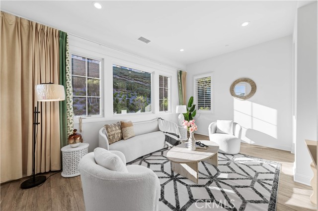 Detail Gallery Image 50 of 68 For 111 Great Oak, Irvine,  CA 92602 - 5 Beds | 5/1 Baths