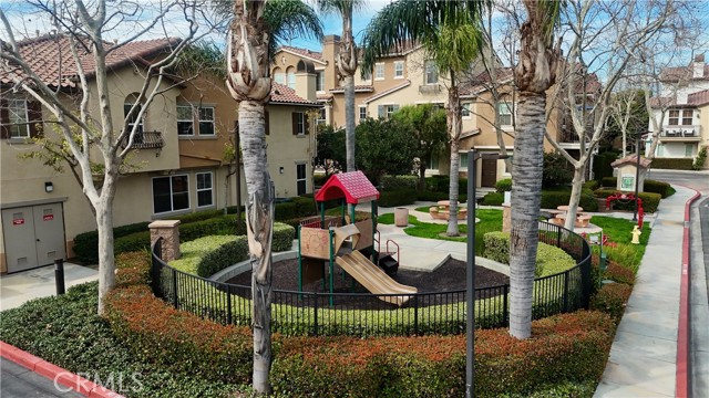 Detail Gallery Image 10 of 16 For 12450 Travanca Ln, Corona,  CA 91752 - 2 Beds | 2/1 Baths