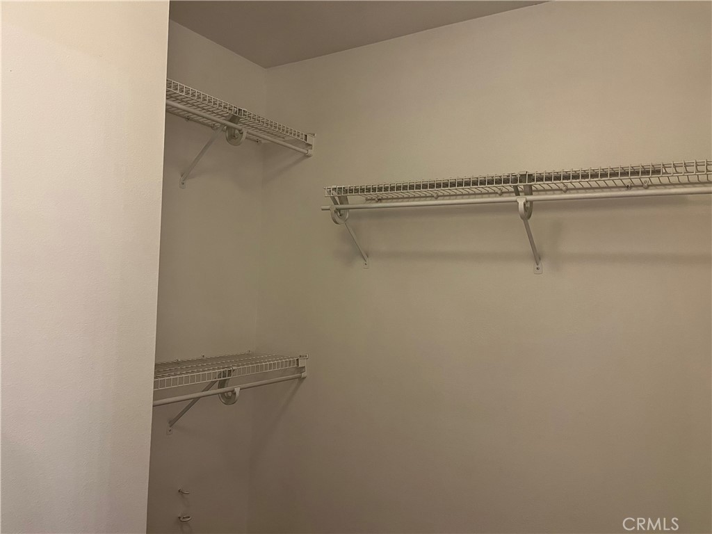 https://media.crmls.org/medias/d3e1aab0-64e2-489e-aa58-bfa070d44452.jpg?preset=X-Large