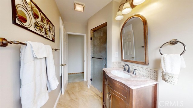 Detail Gallery Image 11 of 19 For 1025 S Indian Summer Ave, West Covina,  CA 91790 - 4 Beds | 2/1 Baths