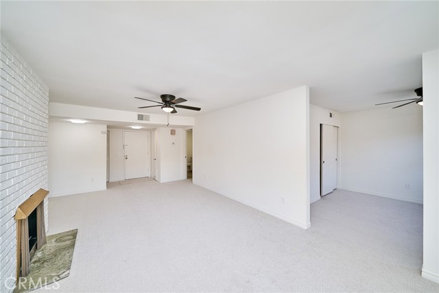 Detail Gallery Image 12 of 45 For 3481 Stancrest Dr #302,  Glendale,  CA 91208 - 3 Beds | 2 Baths