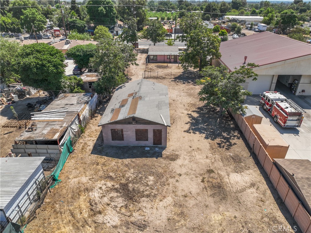 https://media.crmls.org/medias/d3e2d7e1-2c2b-41ca-a9e1-7efcd5b02541.jpg?preset=X-Large