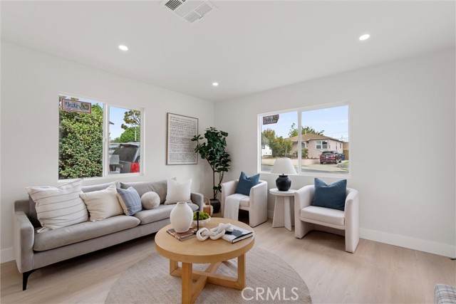 Detail Gallery Image 4 of 24 For 5004 W 138th St, Hawthorne,  CA 90250 - 3 Beds | 2 Baths