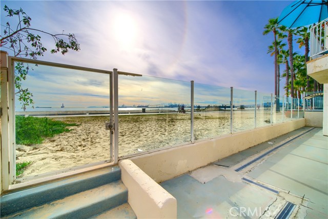 Detail Gallery Image 1 of 1 For 25 15th Place #703,  Long Beach,  CA 90802 - 3 Beds | 2 Baths