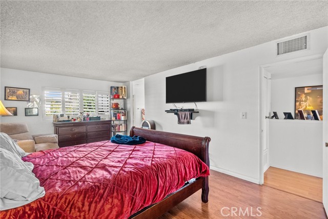 Detail Gallery Image 14 of 27 For 15173 Magnolia Bld #D,  Sherman Oaks,  CA 91403 - 3 Beds | 3 Baths