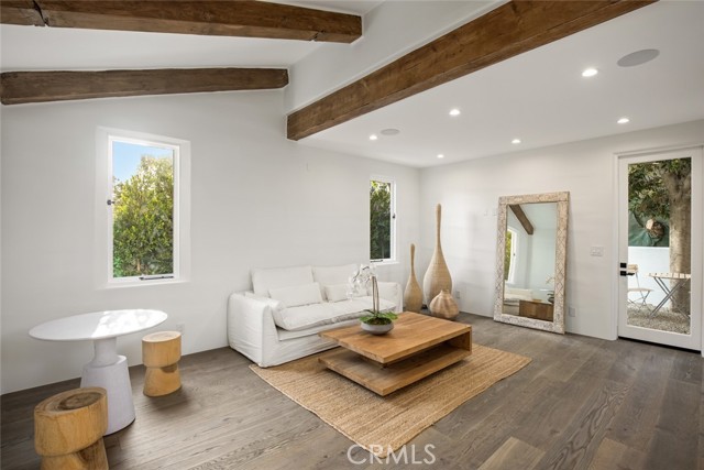 27405 Pacific Coast Highway, Malibu CA: https://media.crmls.org/medias/d3e55296-37a8-4a1b-b99e-15323c4fb9dc.jpg
