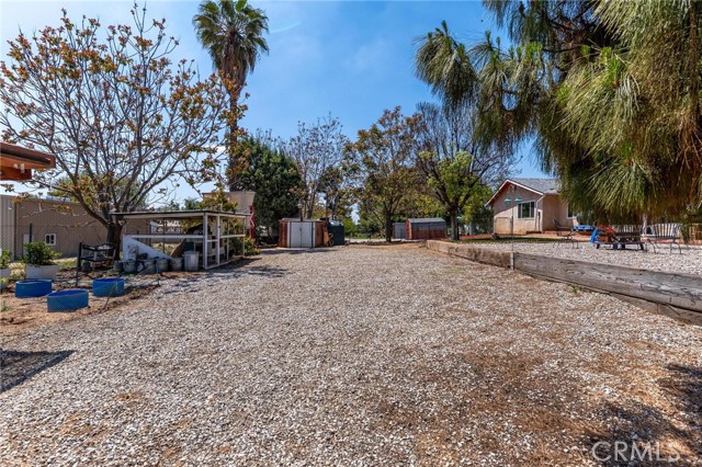 37701 Hesse Road, Cherry Valley CA: https://media.crmls.org/medias/d3e5cd9e-8506-495d-aba0-1122262392da.jpg