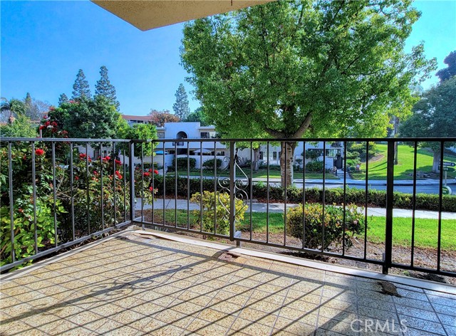 Detail Gallery Image 18 of 27 For 2370 via Mariposa 1h,  Laguna Woods,  CA 92637 - 2 Beds | 2 Baths