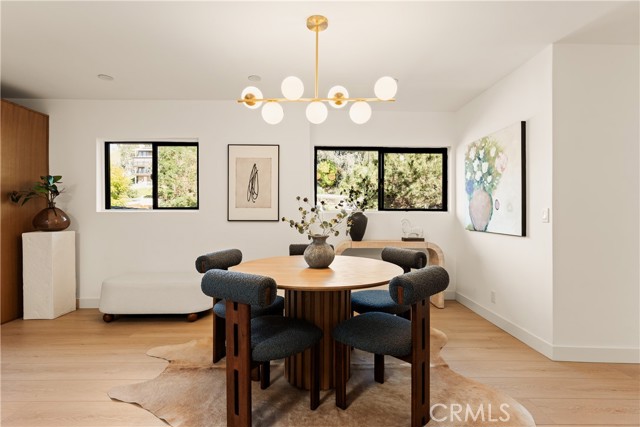 Detail Gallery Image 12 of 44 For 5105 Tendilla, Woodland Hills,  CA 91364 - 3 Beds | 2 Baths