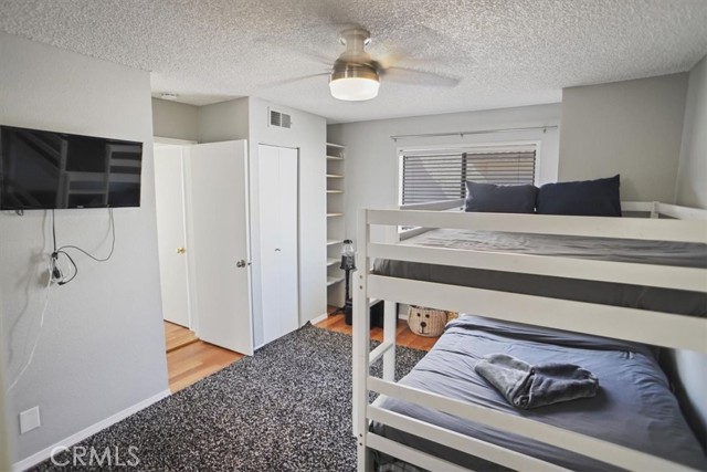 Detail Gallery Image 13 of 21 For 27617 Nugget Drive #1,  Canyon Country,  CA 91387 - 3 Beds | 3 Baths