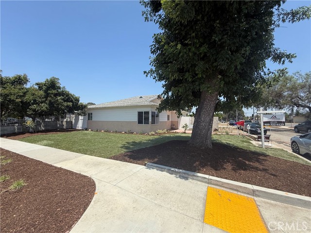 10973 Excelsior Drive, Norwalk CA: https://media.crmls.org/medias/d3e8923f-23a7-4d61-b66d-df7d52d4f68a.jpg