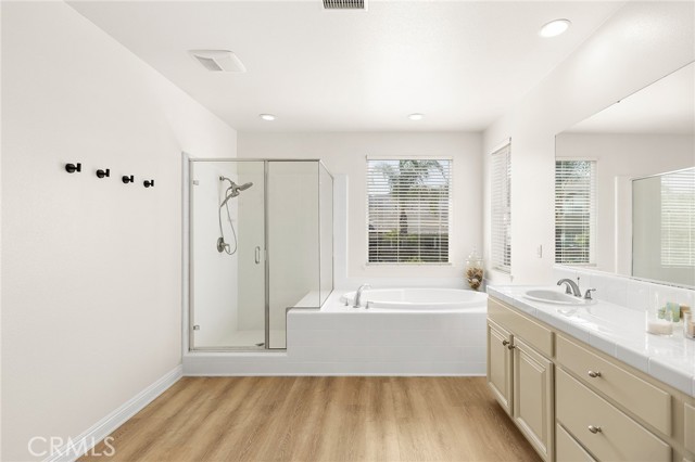 28481 Scenic Bay Cove, Menifee CA: https://media.crmls.org/medias/d3e90c1b-7147-4c4d-b350-b83b8034f28c.jpg