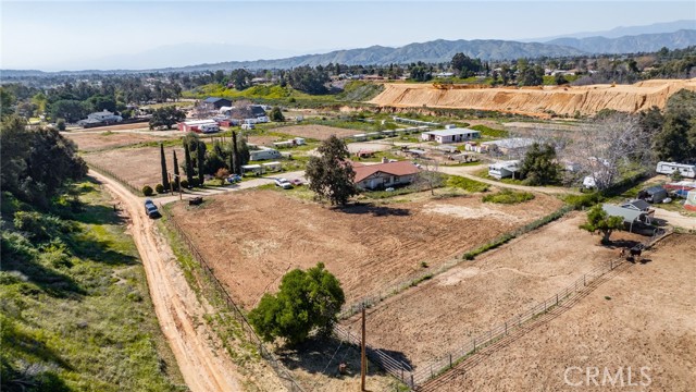 Detail Gallery Image 12 of 44 For 35824 Avenue G St, Yucaipa,  CA 92399 - 4 Beds | 2 Baths