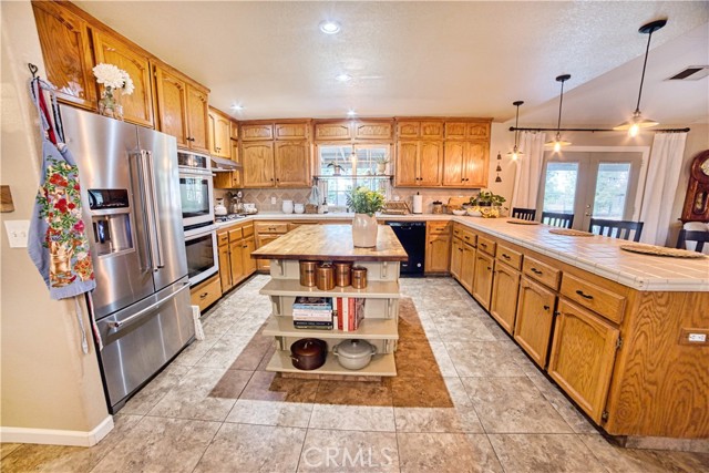 Detail Gallery Image 12 of 32 For 22052 Melrose Ct, Madera,  CA 93638 - 3 Beds | 2/1 Baths