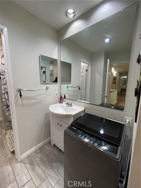 5460 White Oak Avenue, Encino CA: https://media.crmls.org/medias/d3e9bb82-2e36-46a7-be68-6988f74ff431.jpg