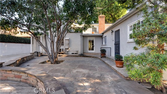 Detail Gallery Image 4 of 37 For 1804 N Heliotrope Dr, Santa Ana,  CA 92706 - 5 Beds | 4 Baths