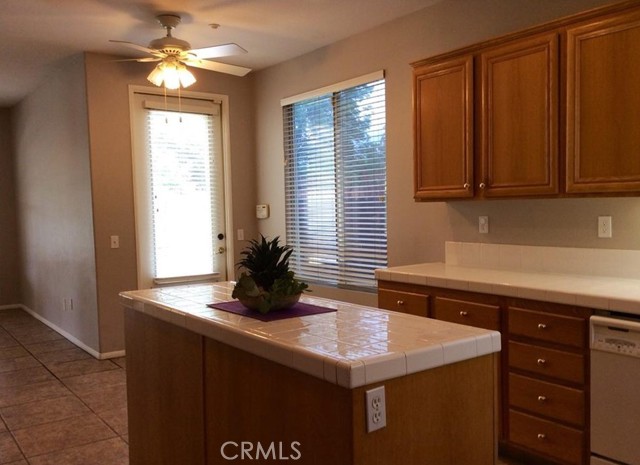 Detail Gallery Image 19 of 25 For 43 Valencia Ln, Redlands,  CA 92374 - 5 Beds | 3/1 Baths