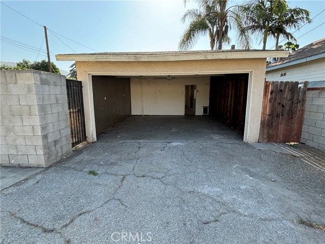 1035 Orange Avenue, Azusa, California 91702, 3 Bedrooms Bedrooms, ,1 BathroomBathrooms,Single Family Residence,For Sale,Orange,OC24155226