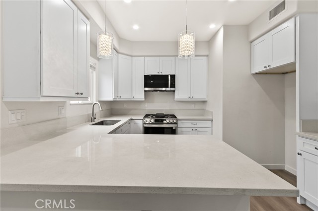 Detail Gallery Image 14 of 25 For 4508 Hedda St #1,  Lakewood,  CA 90712 - 3 Beds | 2 Baths