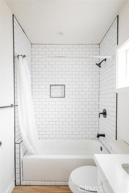 Detail Gallery Image 5 of 30 For 2213 S Bronson Ave, Los Angeles,  CA 90018 - – Beds | – Baths