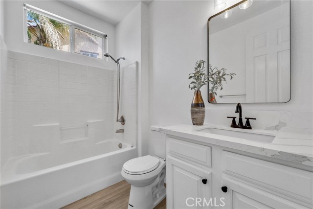 6556 Wells Springs Street, Eastvale CA: https://media.crmls.org/medias/d3ee8333-bb57-4528-b41d-b0a0a960a14f.jpg