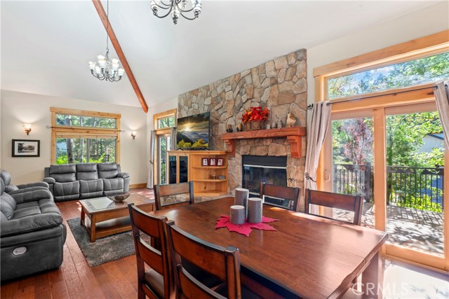 1034 Teakwood Drive, Lake Arrowhead CA: https://media.crmls.org/medias/d3ee85f4-db62-491a-90ba-b37d61dd8d00.jpg