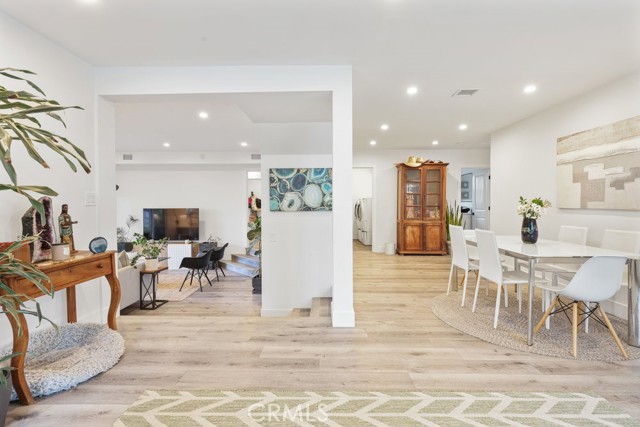 Detail Gallery Image 3 of 21 For 4434 Santa Monica Ave, San Diego,  CA 92107 - 4 Beds | 3 Baths