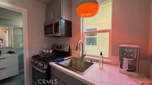 Detail Gallery Image 4 of 6 For 2413 La Crescenta #B,  Alhambra,  CA 91803 - 0 Beds | 1 Baths