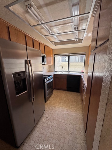 Detail Gallery Image 10 of 47 For 1496 Corte Hacienda, Upland,  CA 91786 - 2 Beds | 2/1 Baths