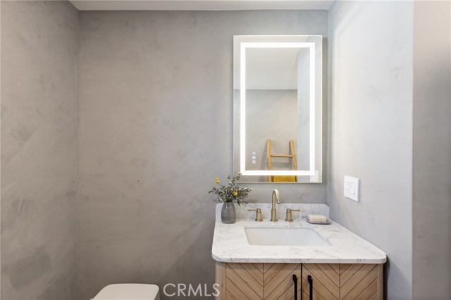 Detail Gallery Image 21 of 49 For 24211 Caris St, Woodland Hills,  CA 91367 - 4 Beds | 2/1 Baths