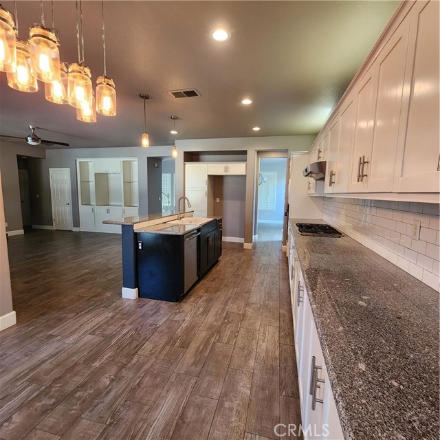 Detail Gallery Image 13 of 53 For 4479 N Emerald Peak Dr, Clovis,  CA 93619 - 4 Beds | 3 Baths