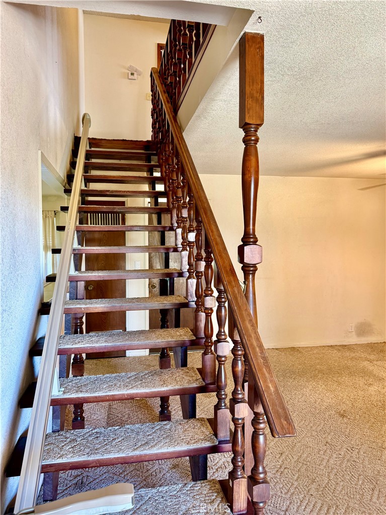 https://media.crmls.org/medias/d3f12df1-f5cb-42f6-8d0b-433cb92713e0.jpg?preset=X-Large