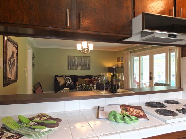 While preparing food you have a peekaboo view of your guests. While preparing food you have a peekaboo view of your guests.