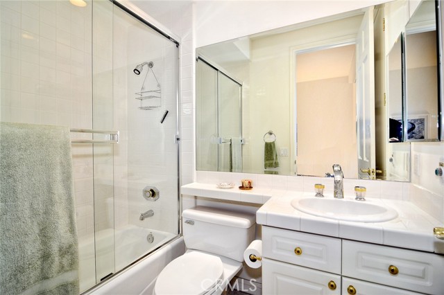 25339 Prado De Los Arboles, Calabasas CA: https://media.crmls.org/medias/d3f17132-1584-45bf-a87d-3d9a888fc5d5.jpg
