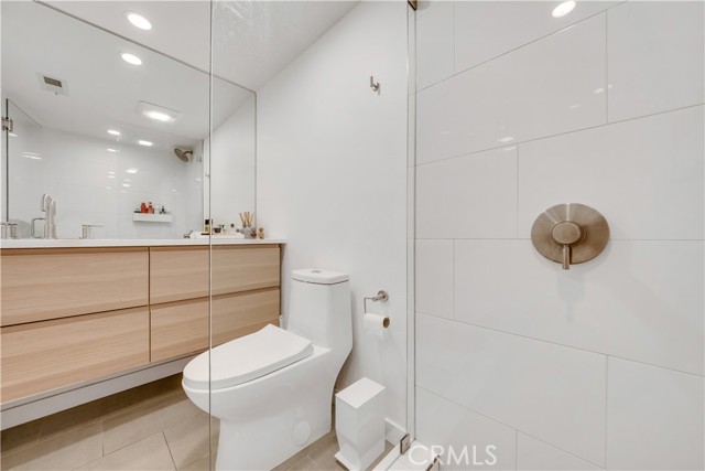 Detail Gallery Image 31 of 35 For 136 S Swall Dr #4,  Los Angeles,  CA 90048 - 2 Beds | 2 Baths