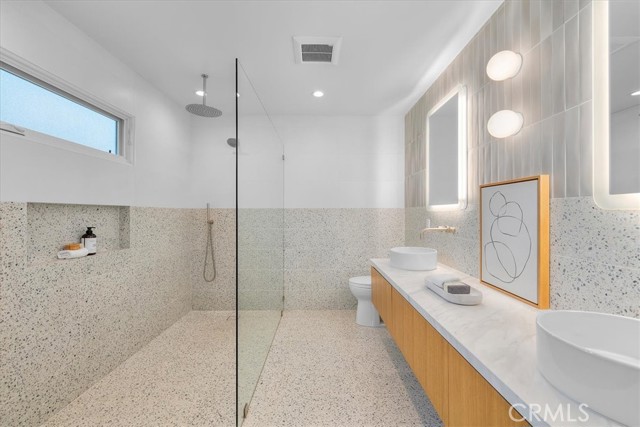 Detail Gallery Image 12 of 38 For 1030 9th St, Hermosa Beach,  CA 90254 - 4 Beds | 3/1 Baths