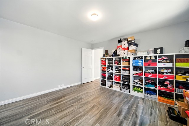 1142 E Century Boulevard, Los Angeles CA: https://media.crmls.org/medias/d3f30e63-5f88-4a99-83aa-3e1e4af2bfe0.jpg