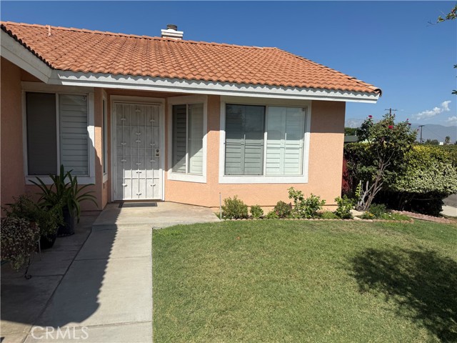 Detail Gallery Image 2 of 28 For 416 S Tamarisk Ave, Rialto,  CA 92376 - 4 Beds | 2 Baths