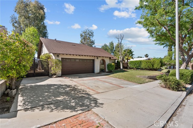 Detail Gallery Image 2 of 60 For 18826 Cabral, Canyon Country,  CA 91351 - 5 Beds | 3 Baths