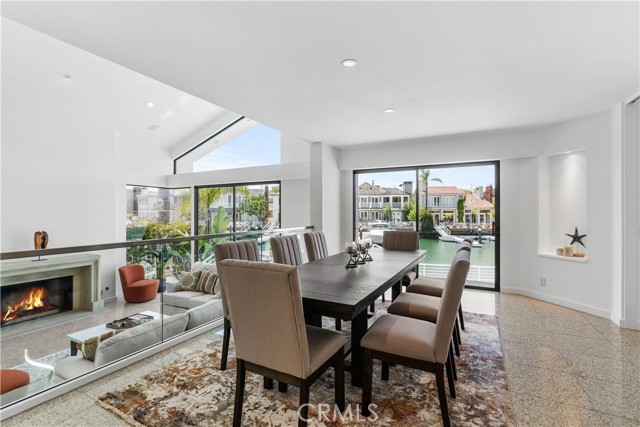 Detail Gallery Image 7 of 22 For 715 Bayside Dr, Newport Beach,  CA 92660 - 4 Beds | 3/1 Baths