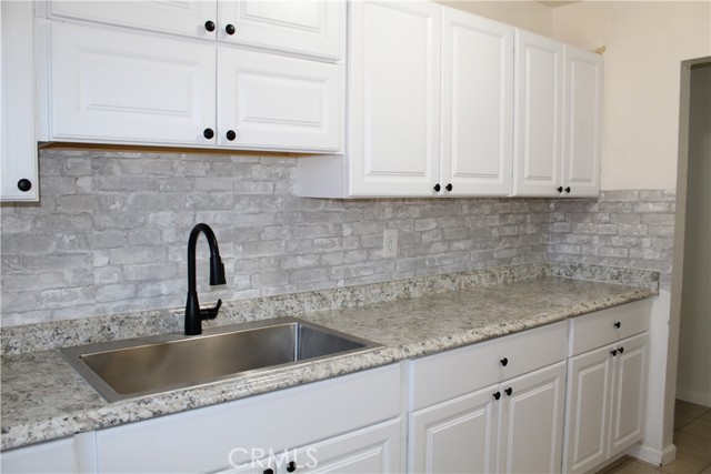 Detail Gallery Image 18 of 37 For 22788 Eyota Rd, Apple Valley,  CA 92308 - 3 Beds | 1/1 Baths